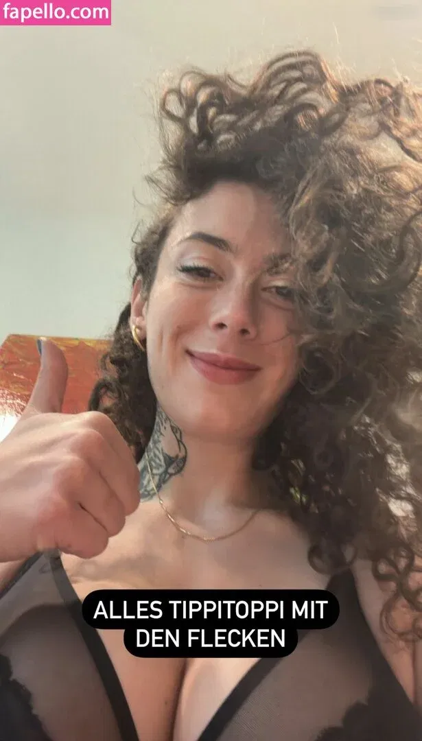 Leila Lowfire Onlyfans Photo Gallery 