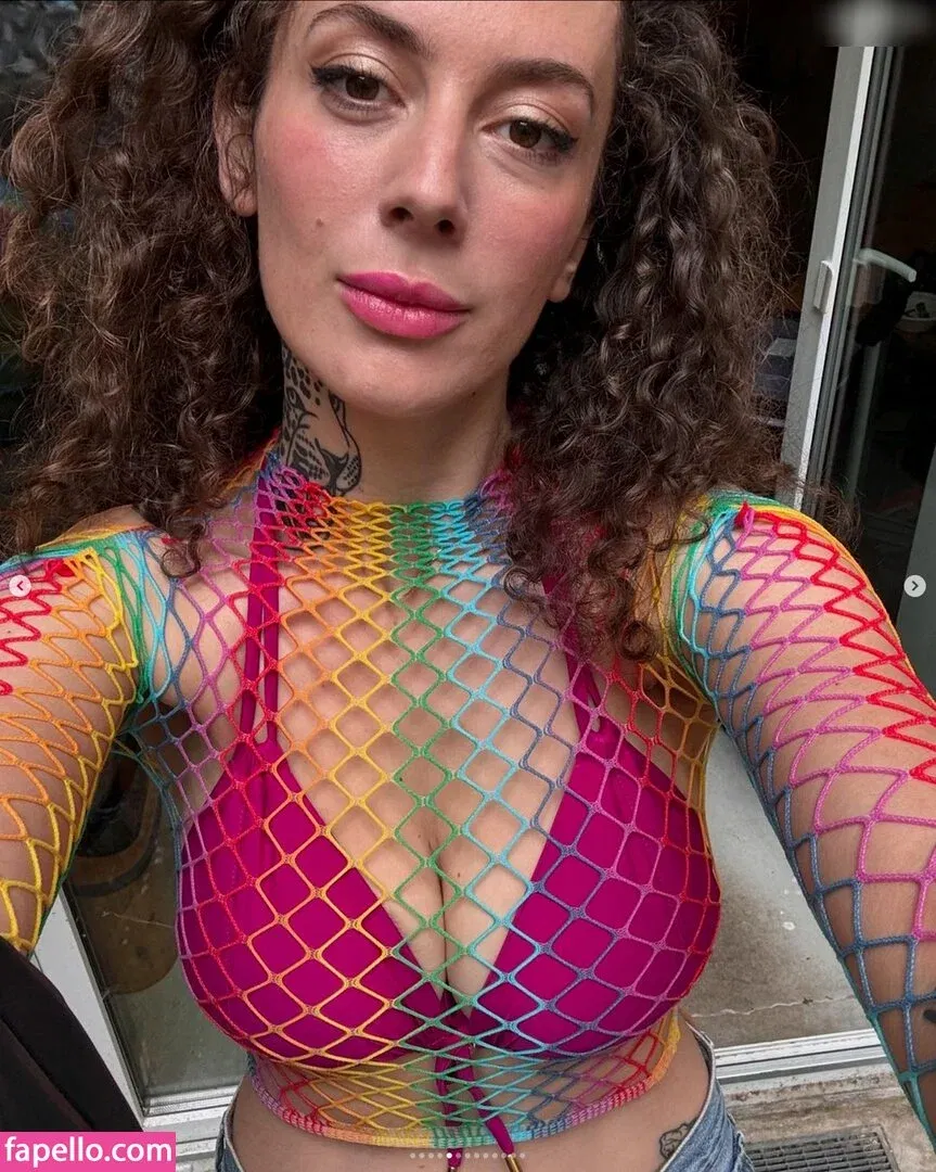 Leila Lowfire Onlyfans Photo Gallery 