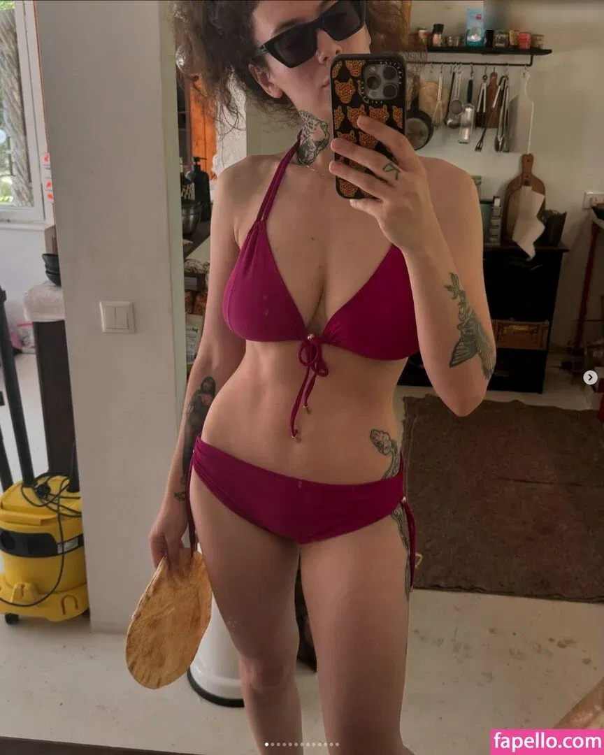 Leila Lowfire Onlyfans Photo Gallery 