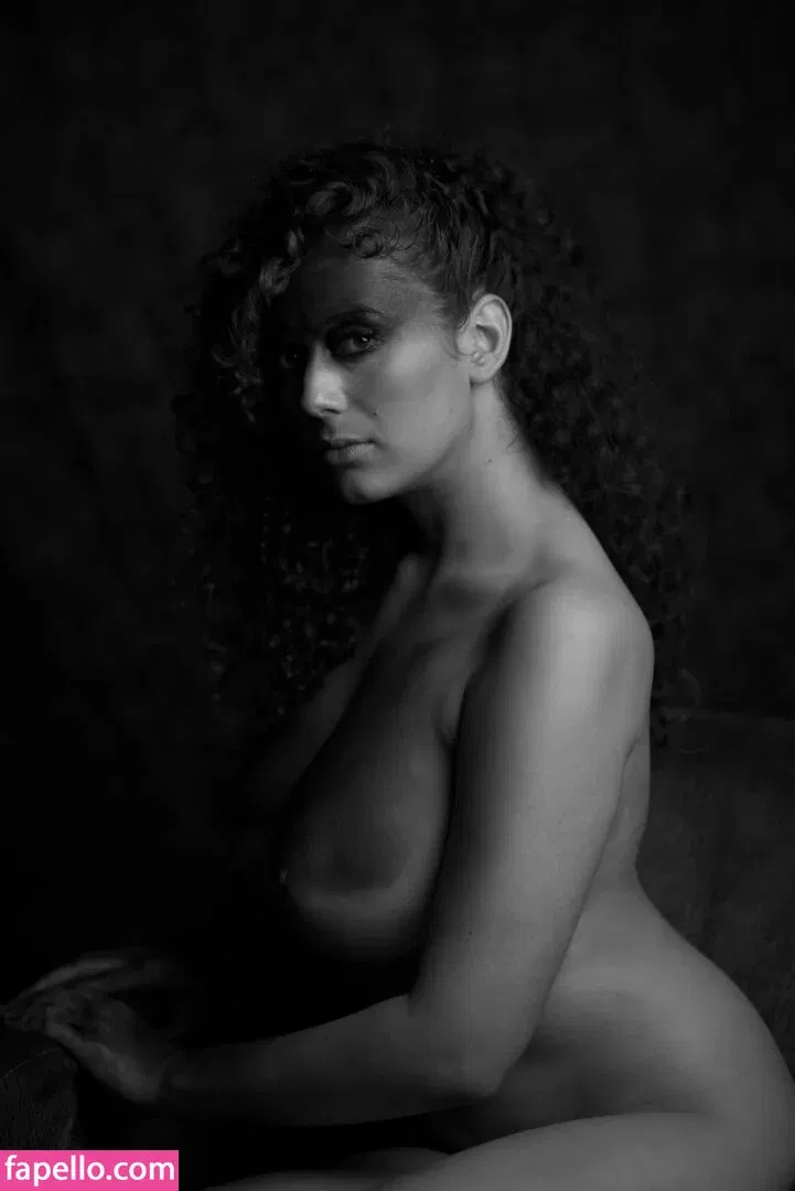 Leila Lowfire Onlyfans Photo Gallery 