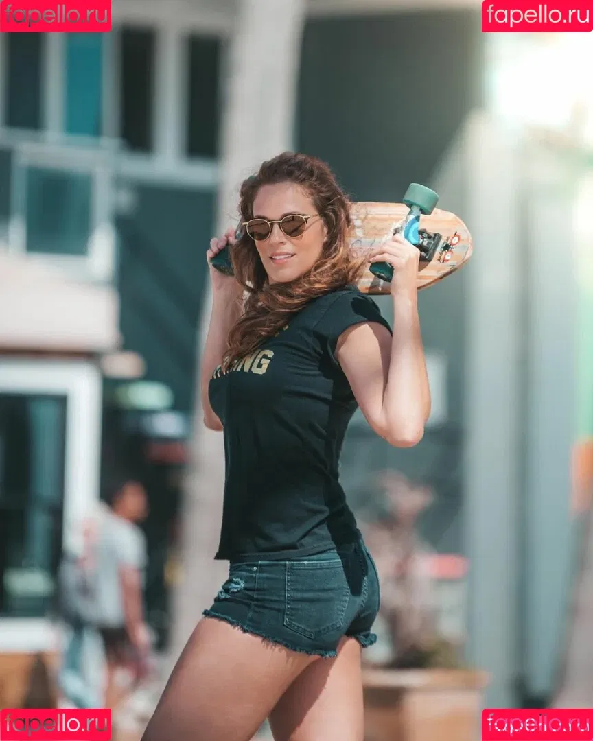 Amanda Righetti Onlyfans Photo Gallery 