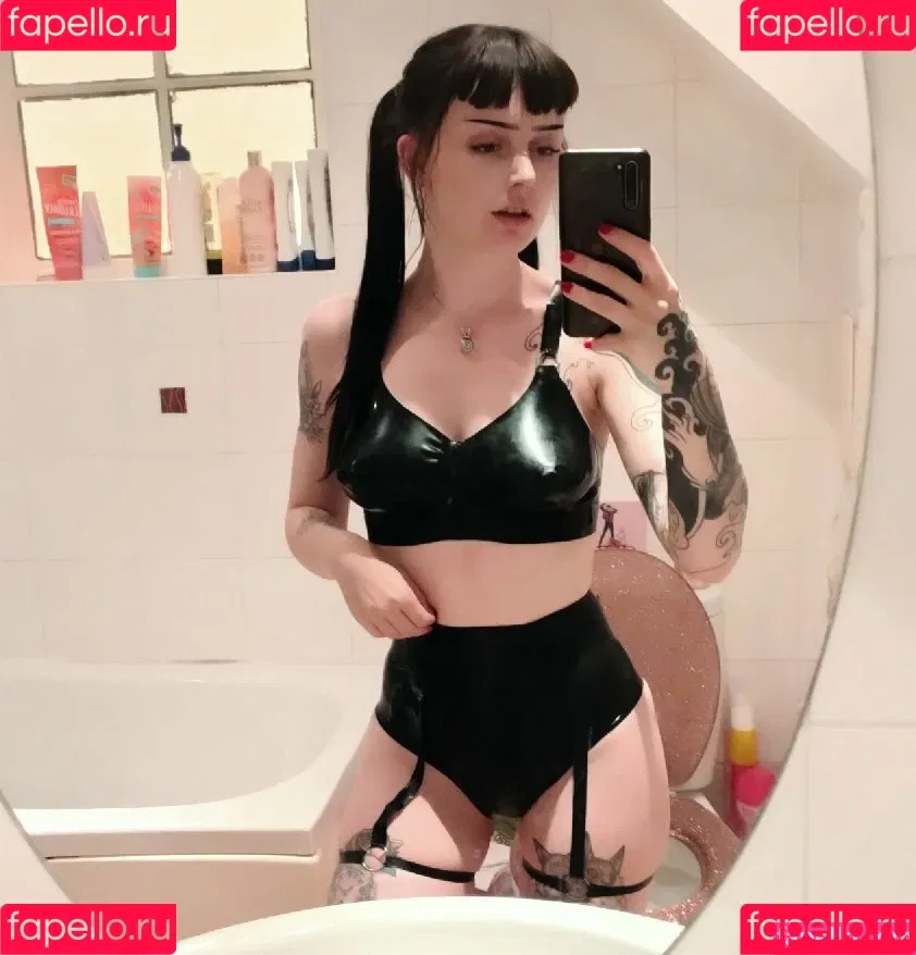missdellavigne Onlyfans Photo Gallery 