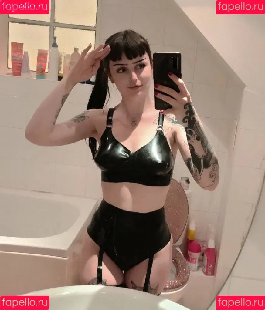 missdellavigne Onlyfans Photo Gallery 