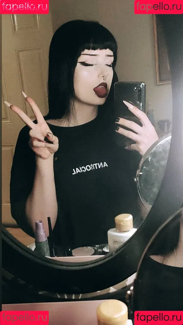 missdellavigne Onlyfans Photo Gallery 