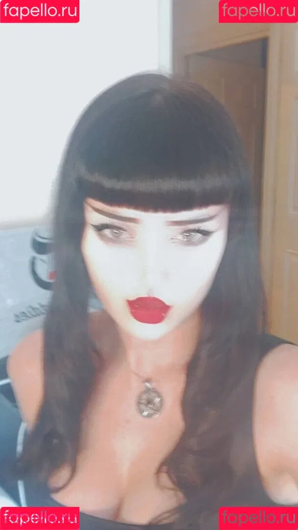 missdellavigne Onlyfans Photo Gallery 