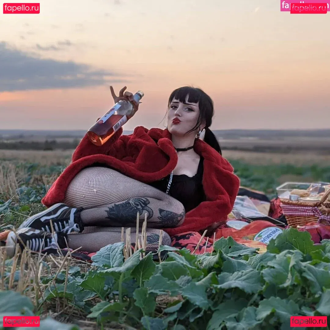 missdellavigne Onlyfans Photo Gallery 