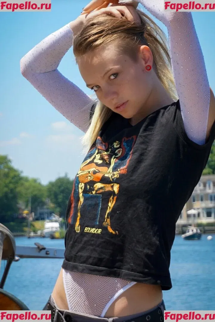 Brawniebee Onlyfans Photo Gallery 