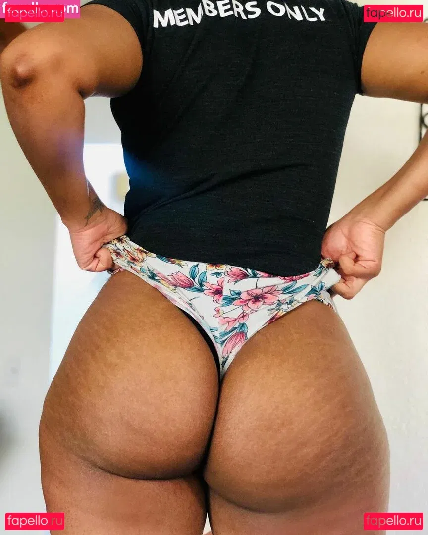 Kim Jones Onlyfans Photo Gallery 