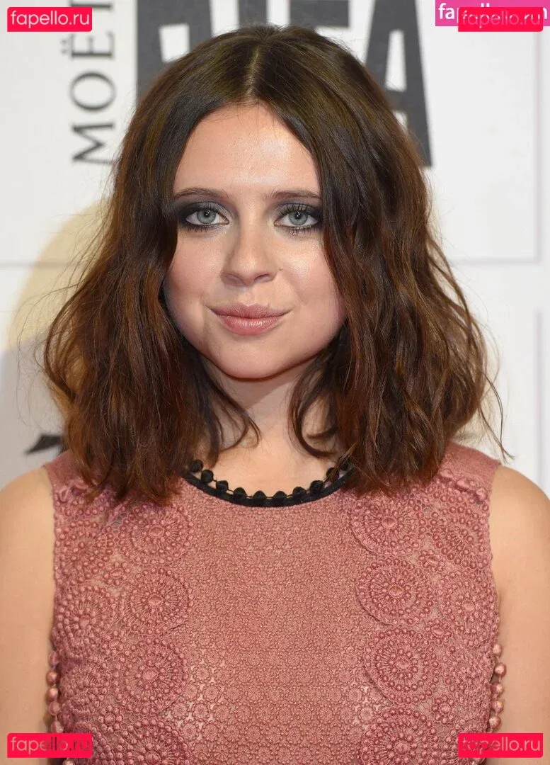 Bel Powley Onlyfans Photo Gallery 