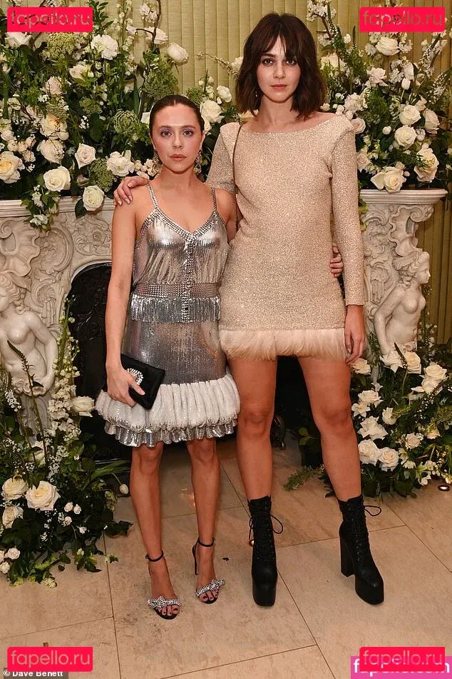 Bel Powley Onlyfans Photo Gallery 