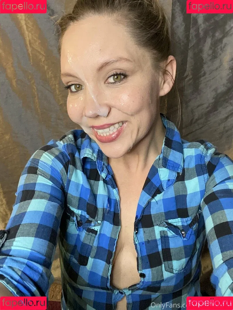 Isabella Lee Onlyfans Photo Gallery 