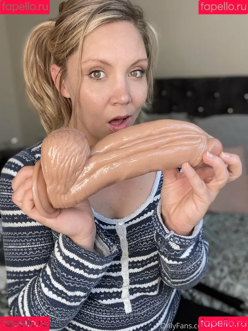 Isabella Lee Onlyfans Photo Gallery 