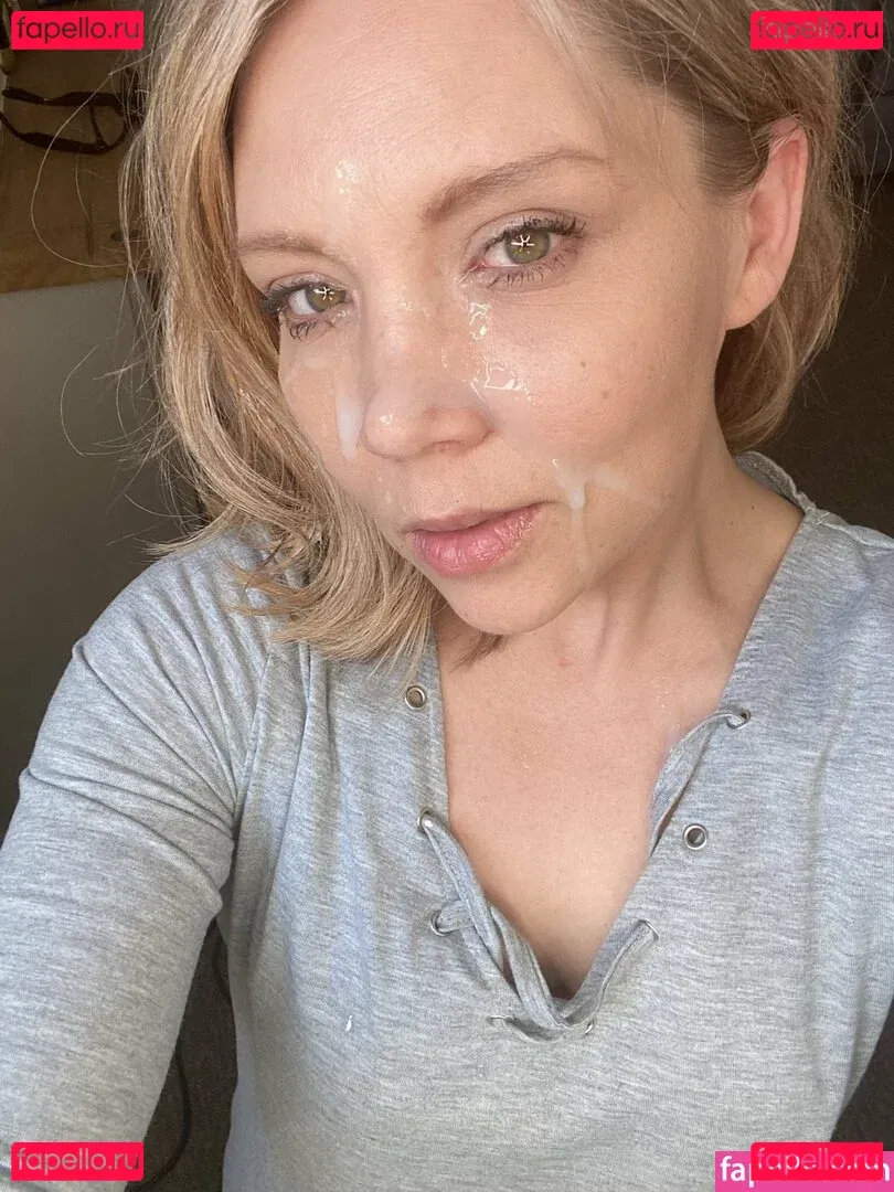 Isabella Lee Onlyfans Photo Gallery 