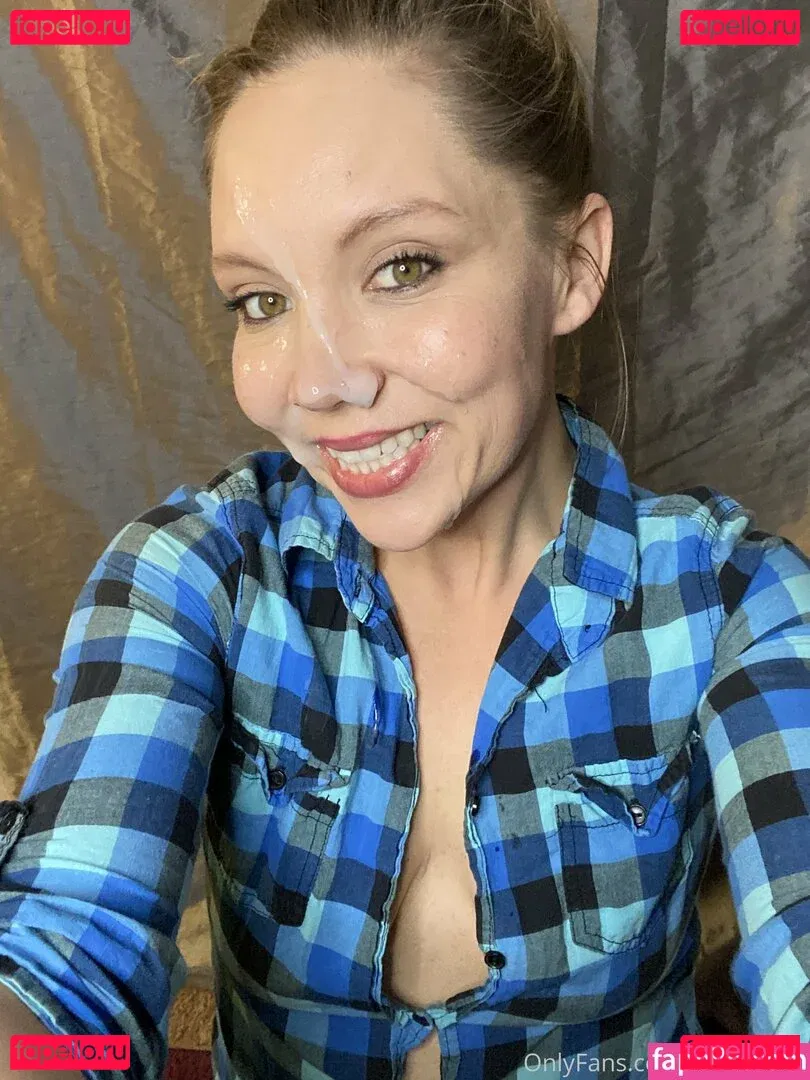 Isabella Lee Onlyfans Photo Gallery 