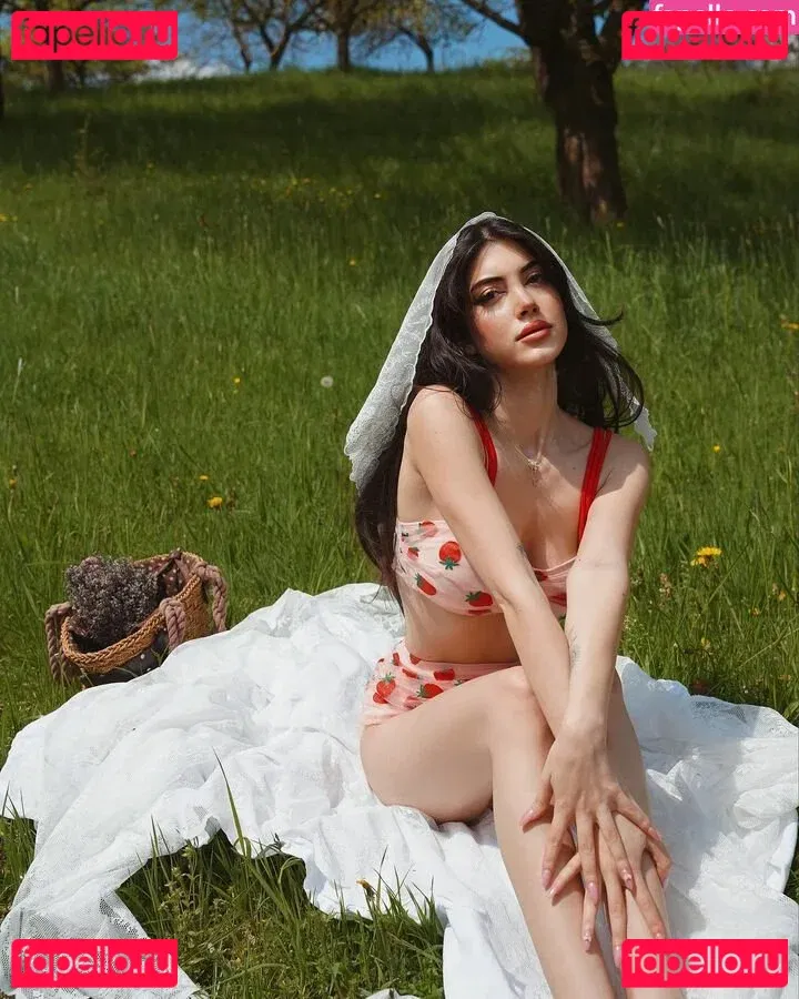 yoursoulmate.meri Onlyfans Photo Gallery 