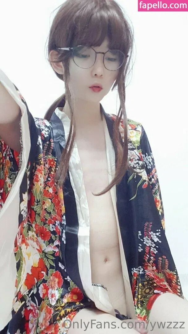 ywzzz Onlyfans Photo Gallery 