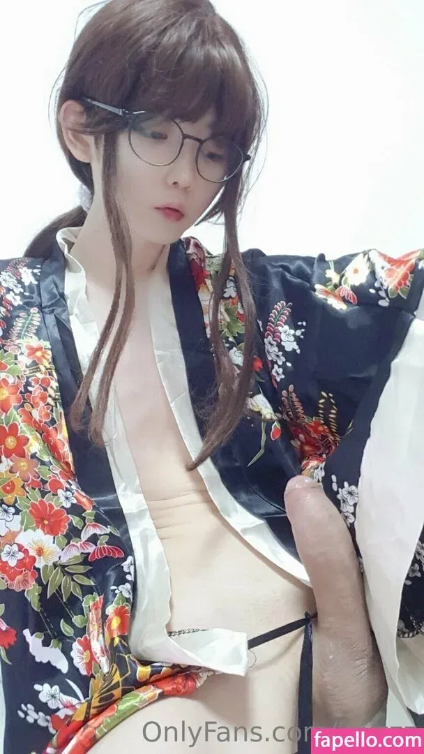 ywzzz Onlyfans Photo Gallery 