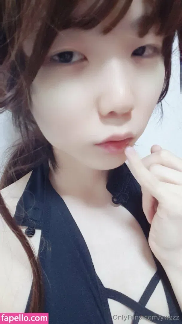ywzzz Onlyfans Photo Gallery 