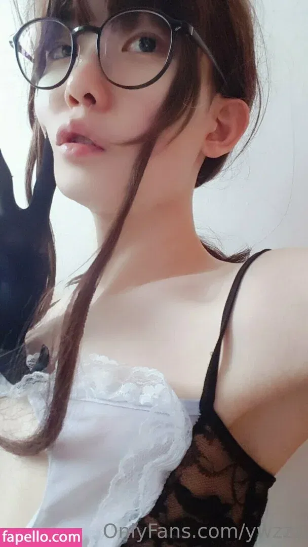 ywzzz Onlyfans Photo Gallery 