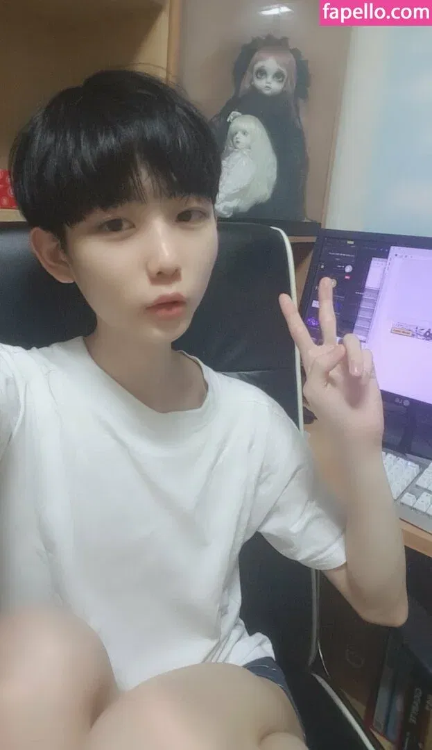 ywzzz Onlyfans Photo Gallery 