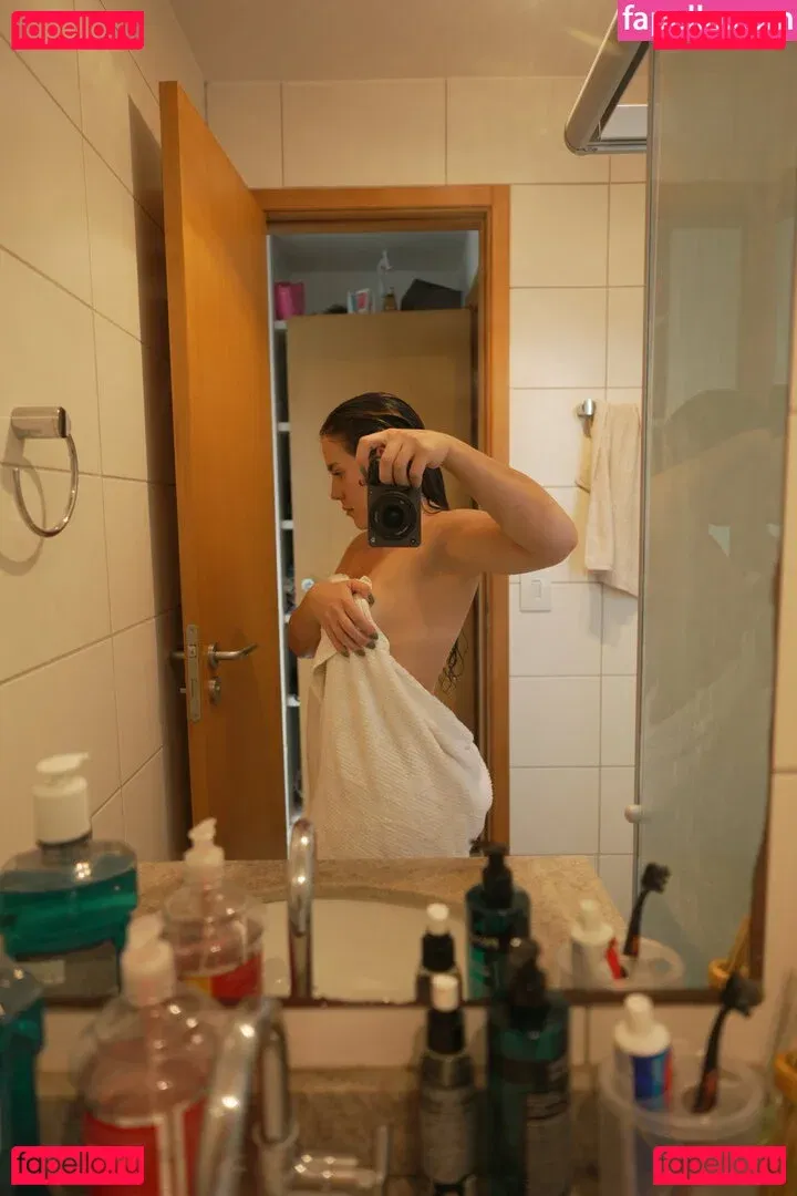 aprilbigass Onlyfans Photo Gallery 