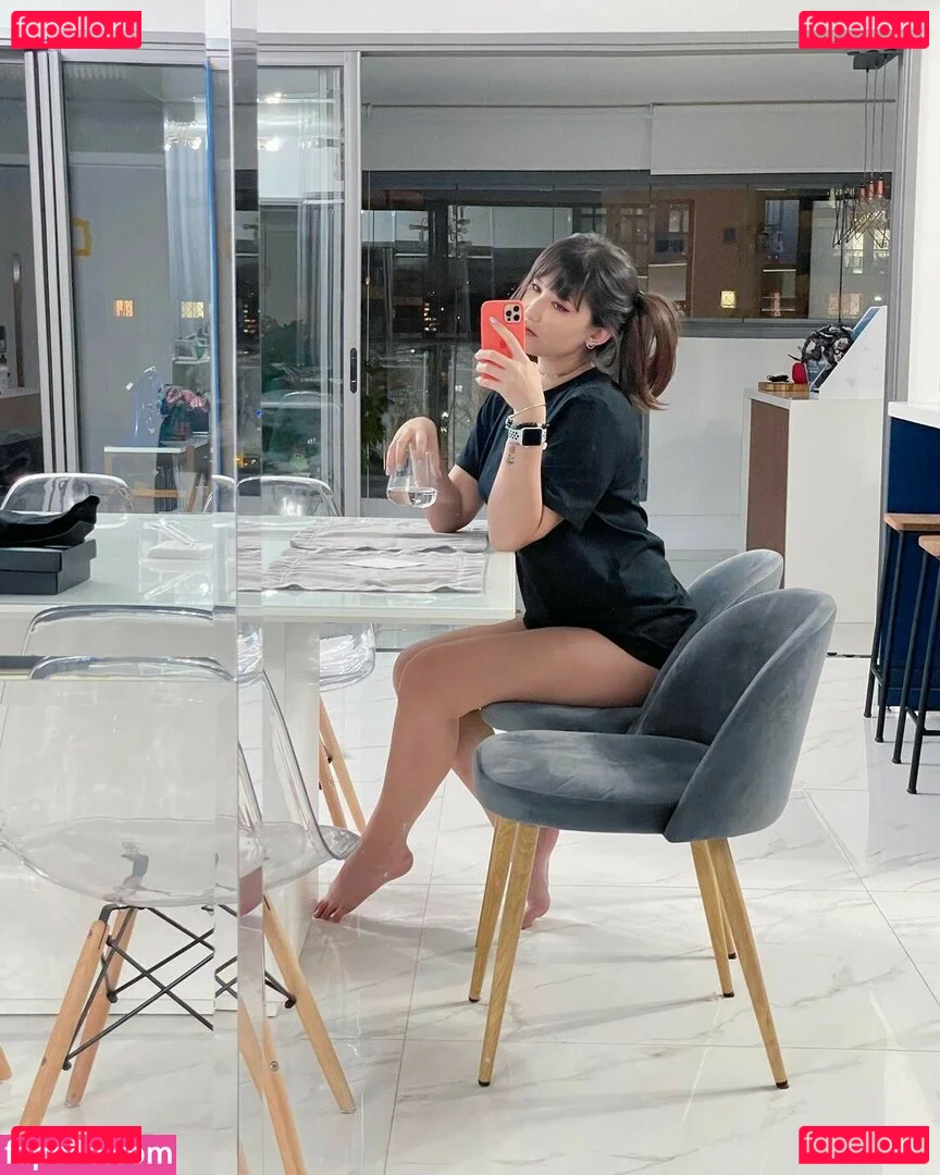 Thais Matsufugi Onlyfans Photo Gallery 