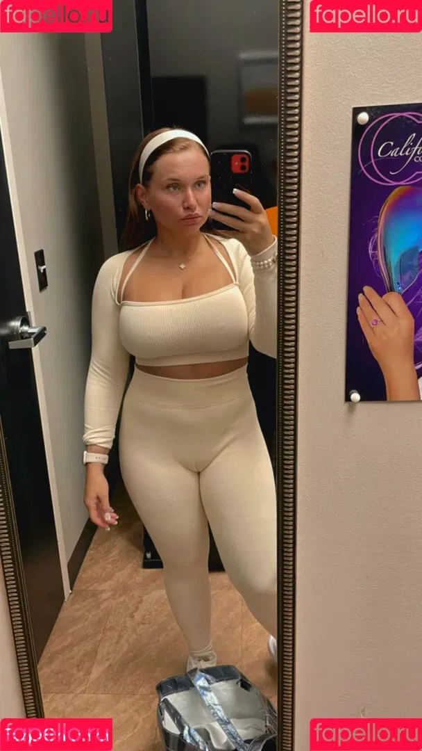 zoieburgher Onlyfans Photo Gallery 