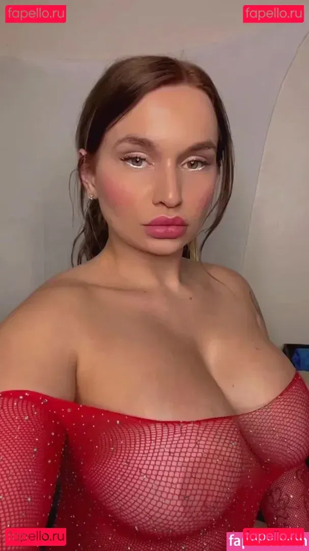 zoieburgher Onlyfans Photo Gallery 