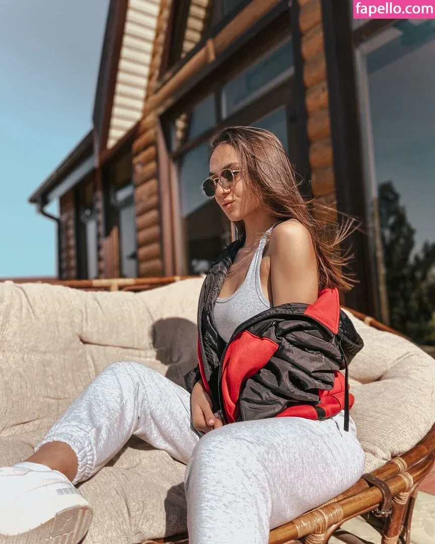 emilyemrata2 Onlyfans Photo Gallery 