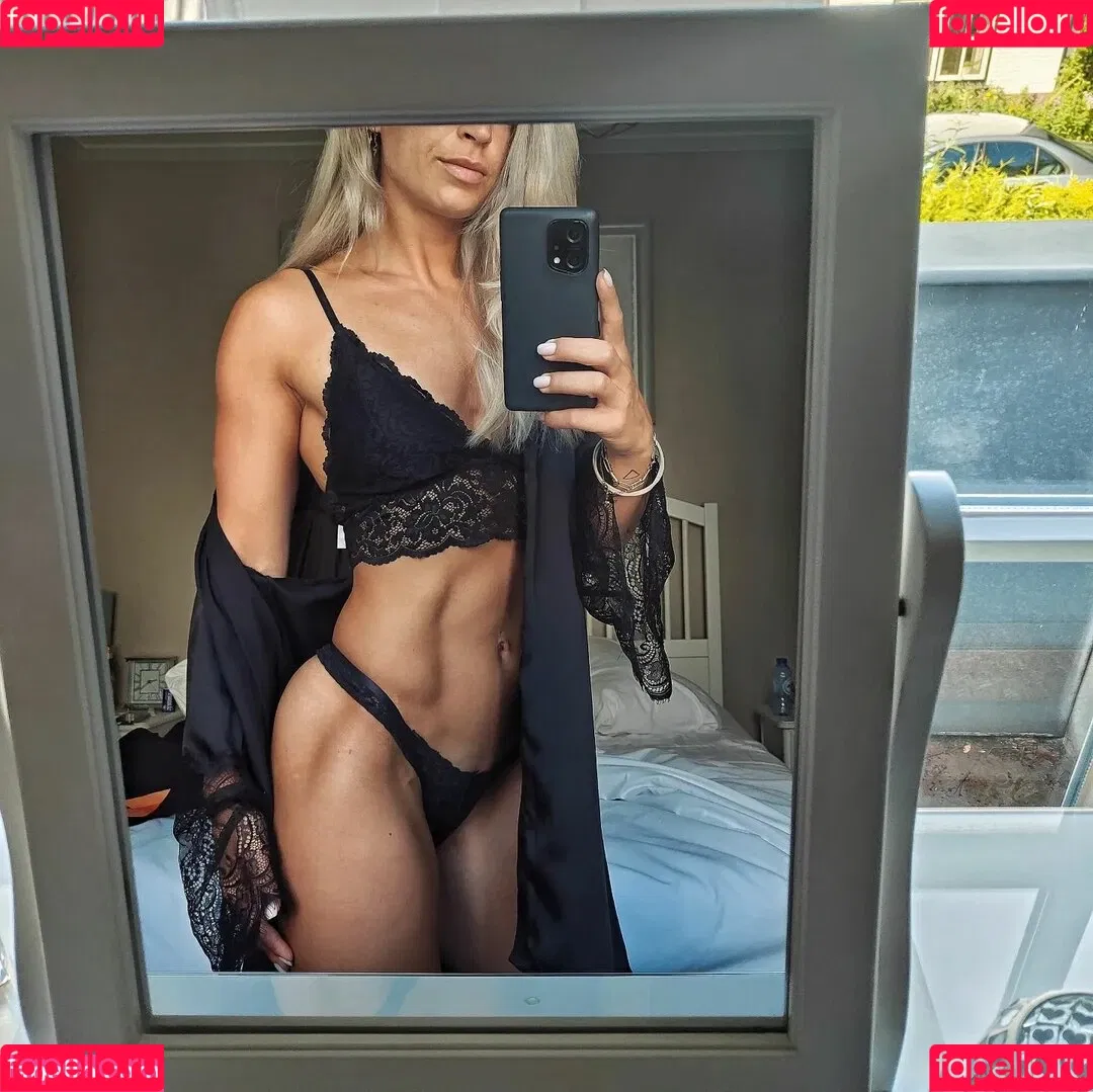 Larissa Van Meerten Onlyfans Photo Gallery 