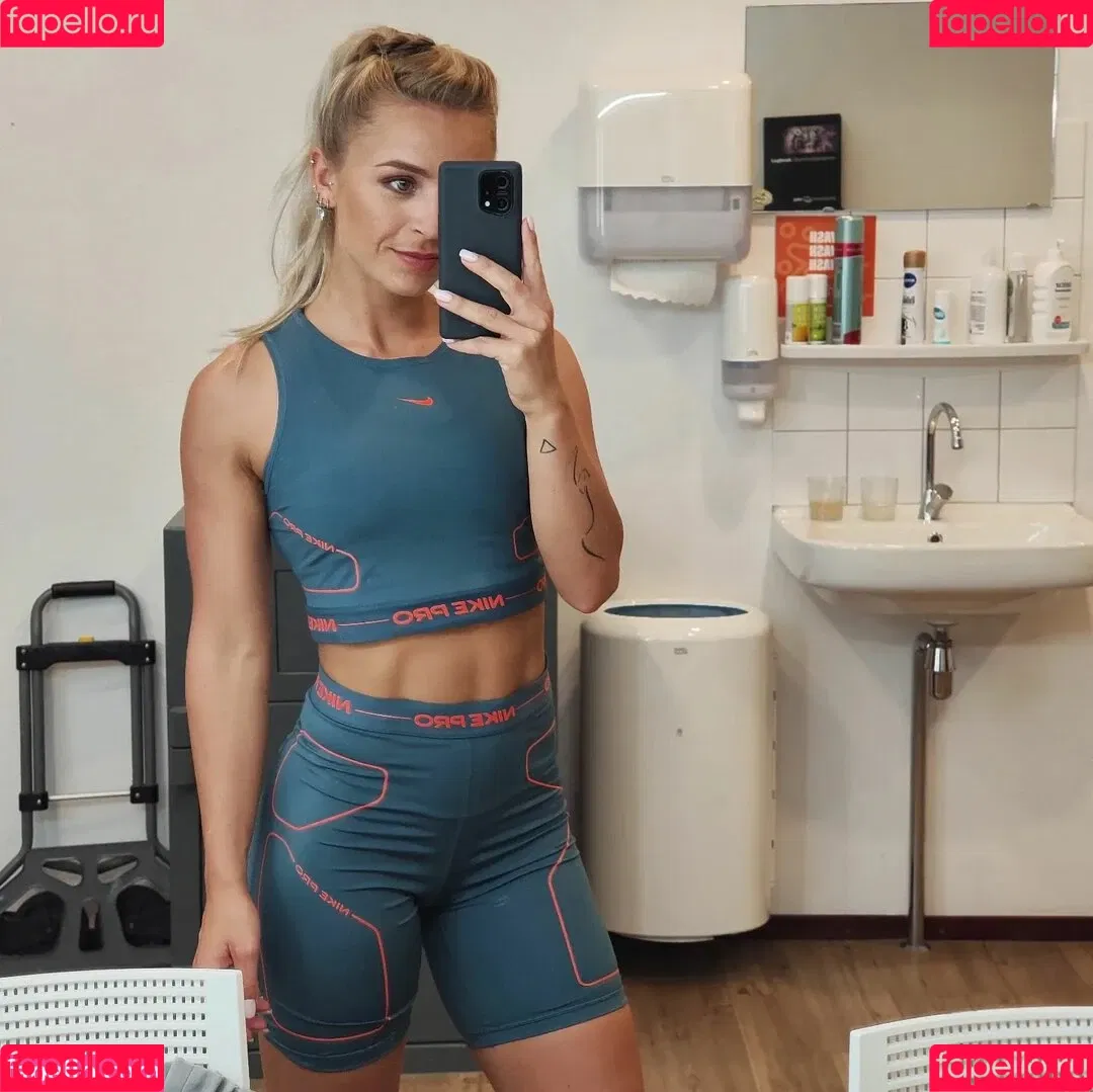 Larissa Van Meerten Onlyfans Photo Gallery 