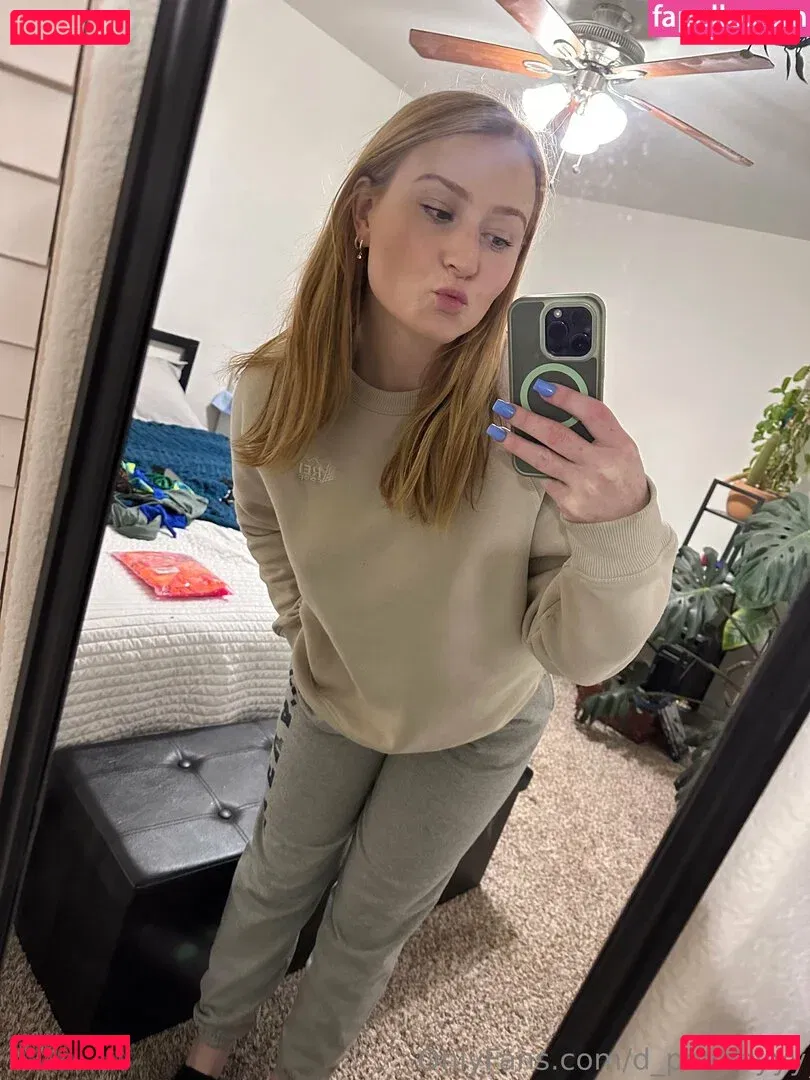 d_peachyyy Onlyfans Photo Gallery 