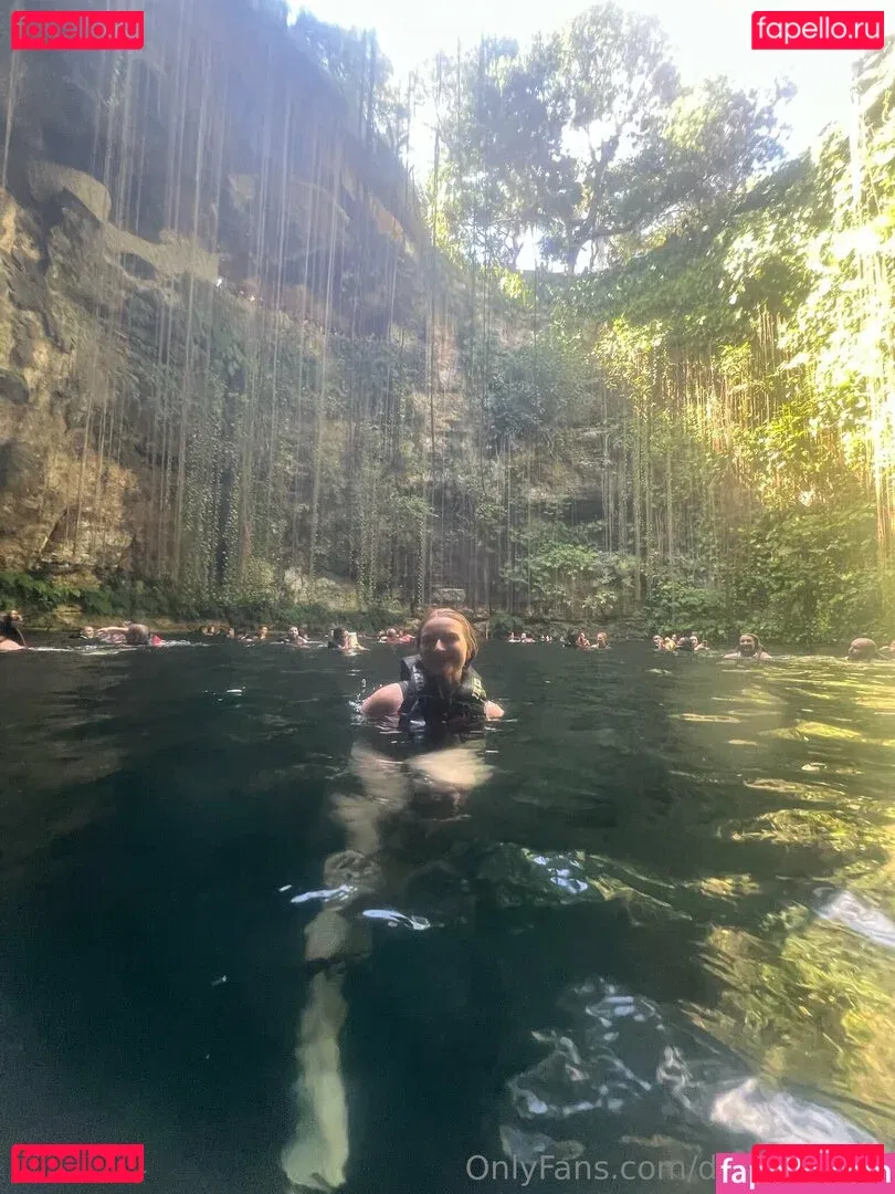 d_peachyyy Onlyfans Photo Gallery 