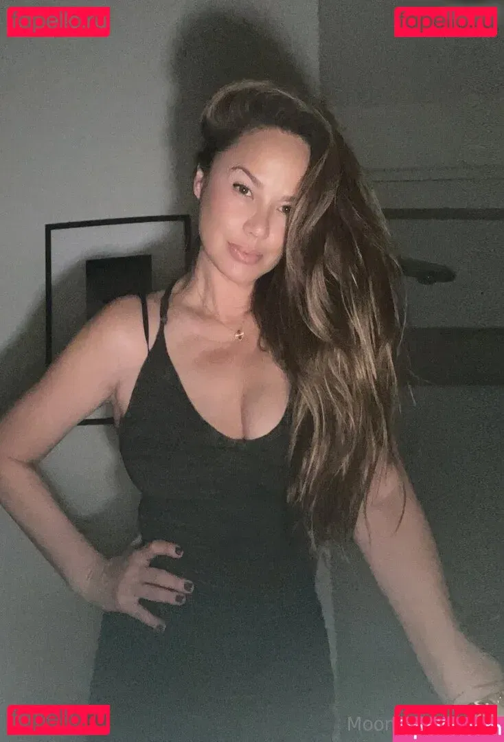 Moon Bloodgood Onlyfans Photo Gallery 