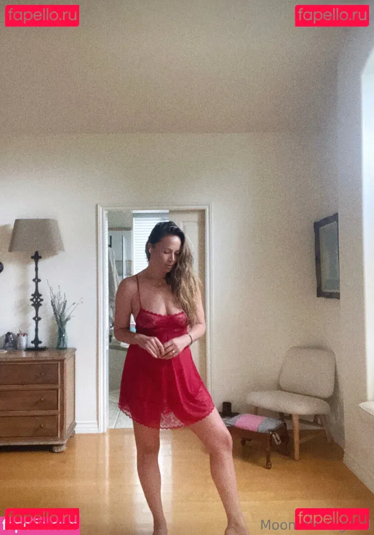 Moon Bloodgood Onlyfans Photo Gallery 