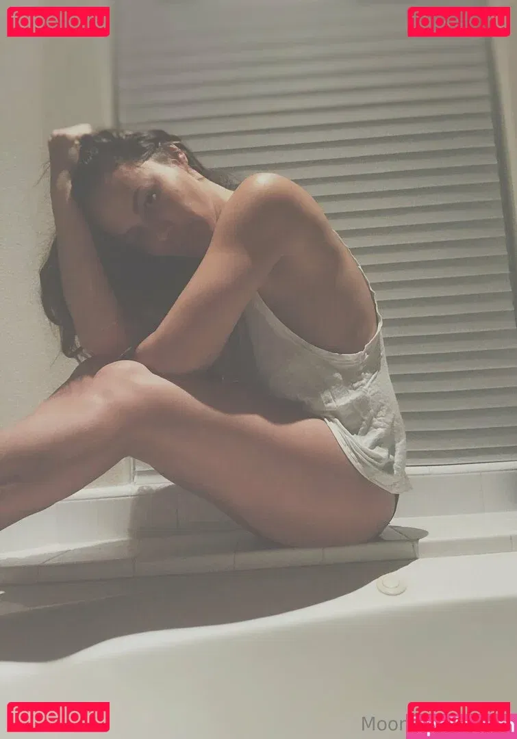 Moon Bloodgood Onlyfans Photo Gallery 