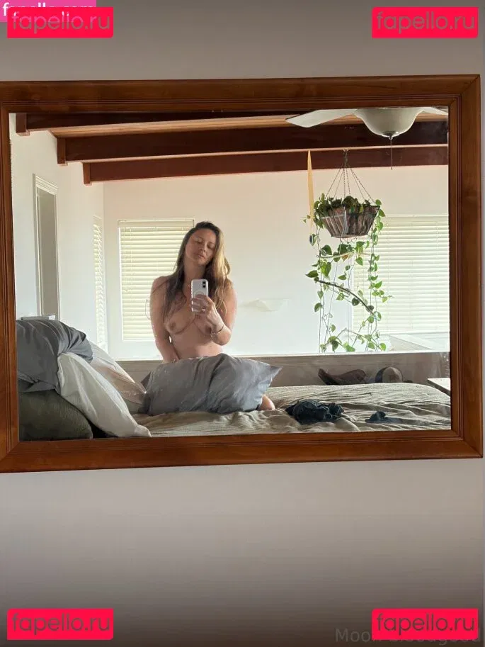 Moon Bloodgood Onlyfans Photo Gallery 