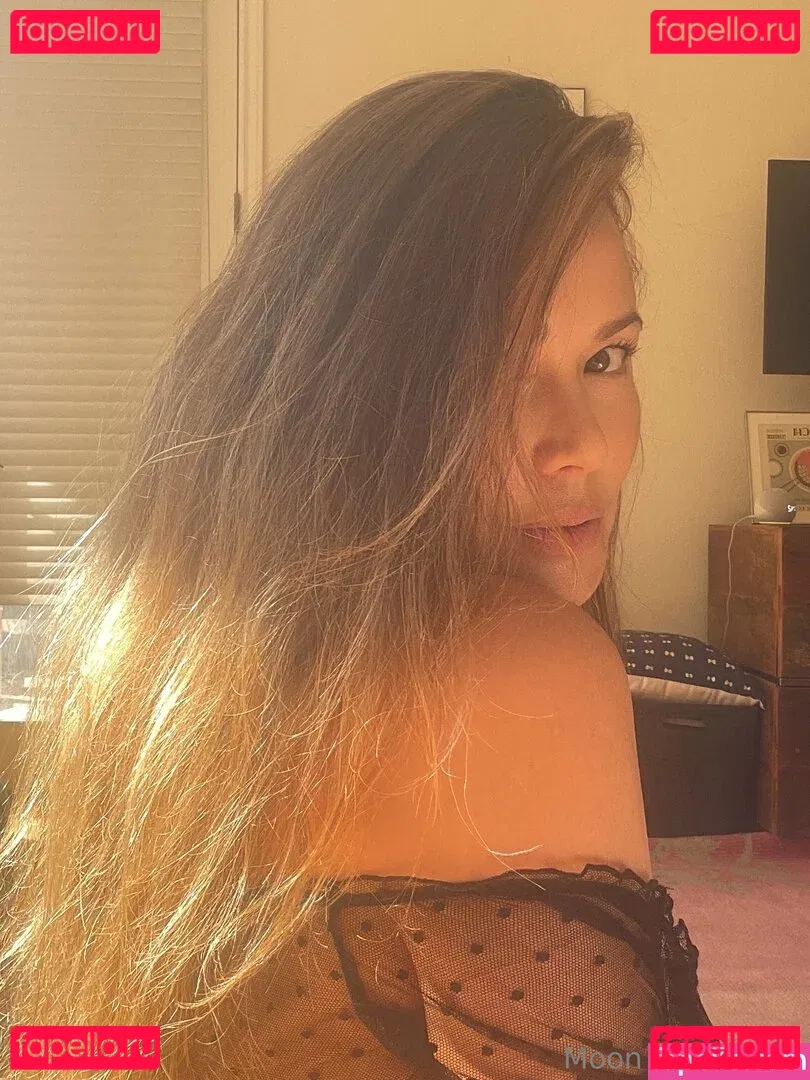 Moon Bloodgood Onlyfans Photo Gallery 