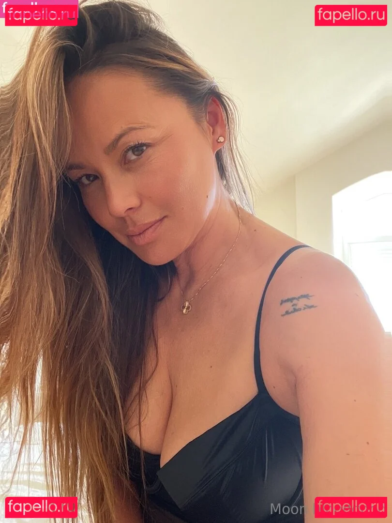 Moon Bloodgood Onlyfans Photo Gallery 