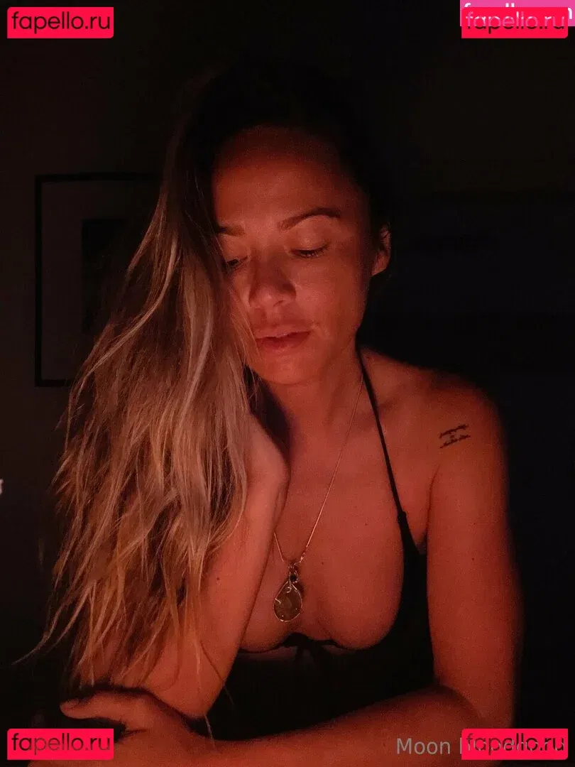 Moon Bloodgood Onlyfans Photo Gallery 