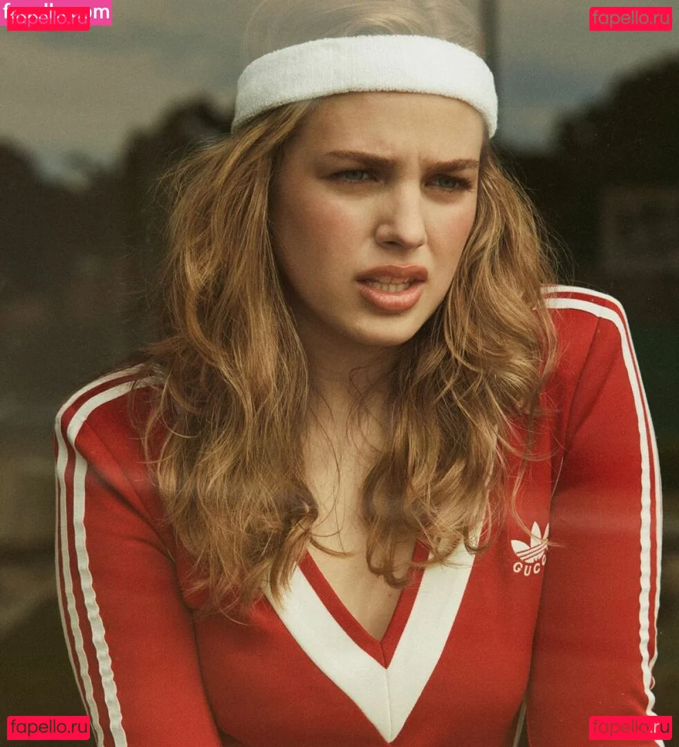 Teagan Croft Onlyfans Photo Gallery 