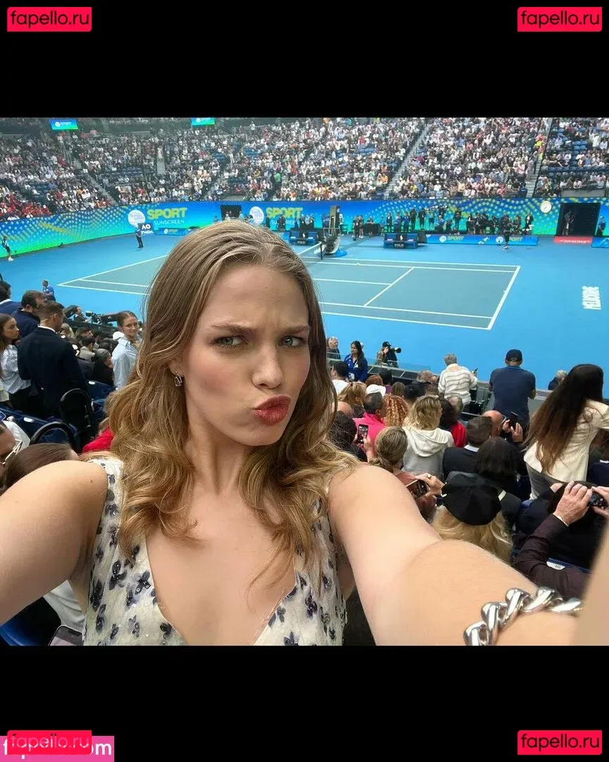 Teagan Croft Onlyfans Photo Gallery 