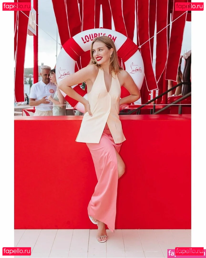 Teagan Croft Onlyfans Photo Gallery 