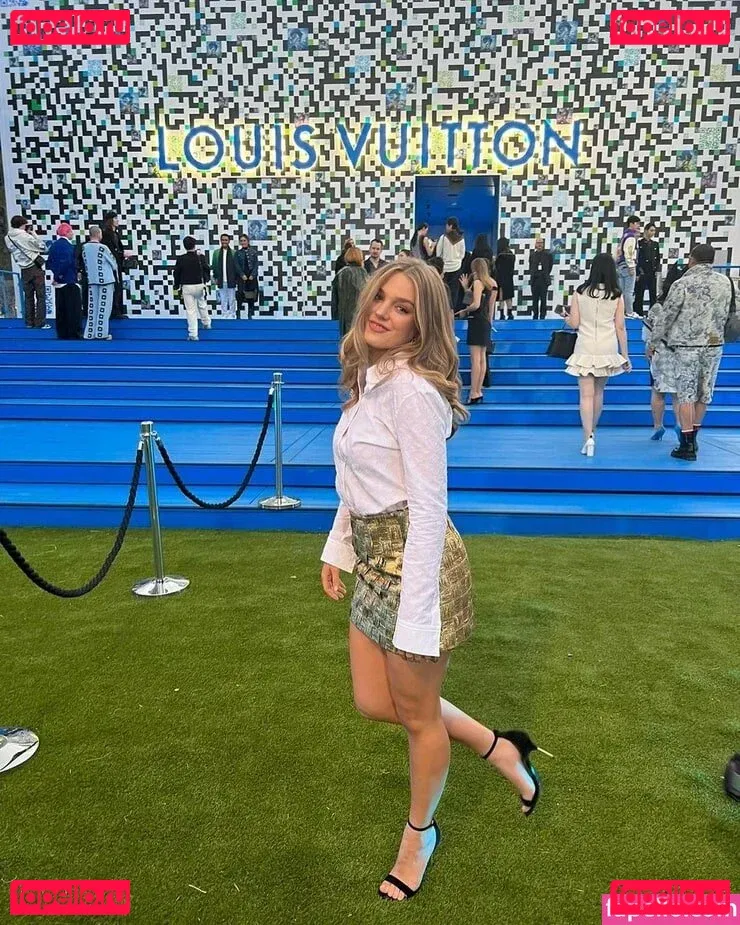 Teagan Croft Onlyfans Photo Gallery 