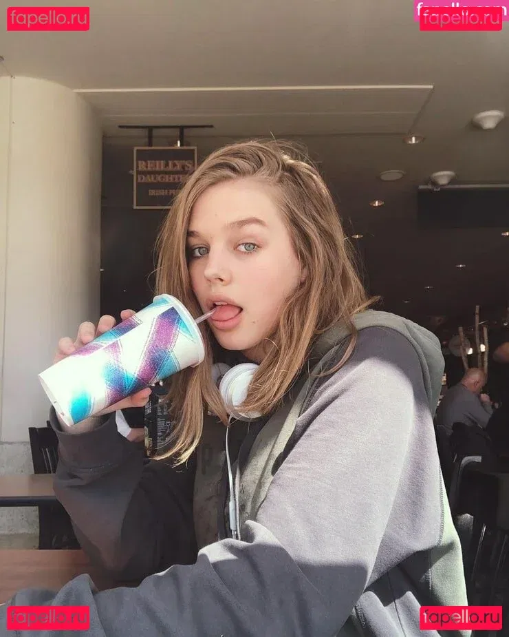 Teagan Croft Onlyfans Photo Gallery 