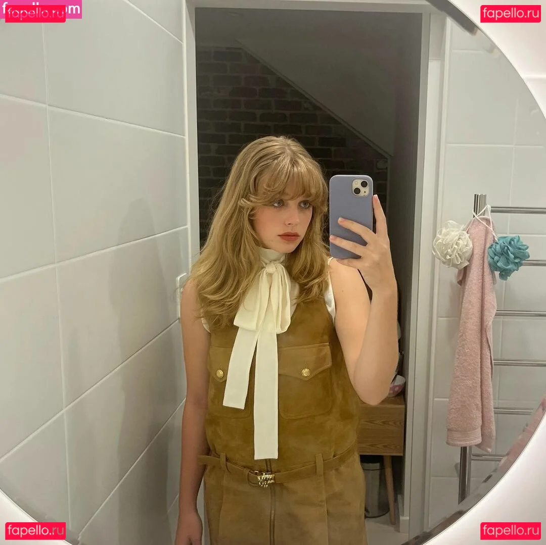 Teagan Croft Onlyfans Photo Gallery 