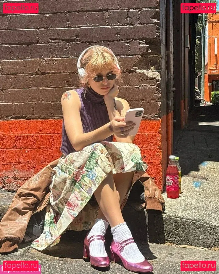 Teagan Croft Onlyfans Photo Gallery 