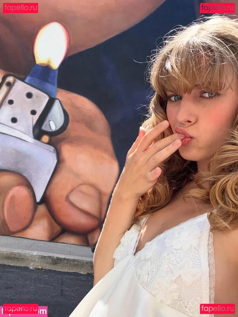 Teagan Croft Onlyfans Photo Gallery 