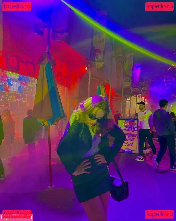 Teagan Croft Onlyfans Photo Gallery 