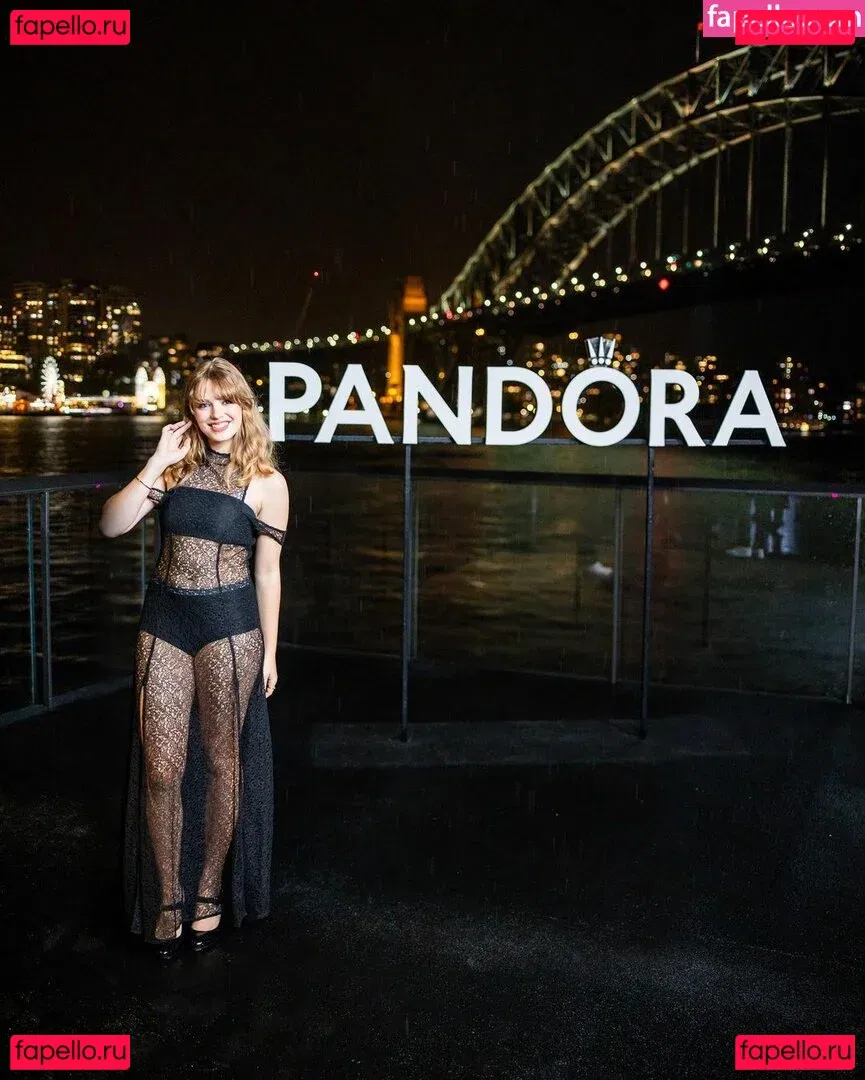 Teagan Croft Onlyfans Photo Gallery 